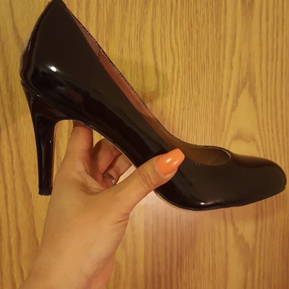 Heels. - Picture 3 of 3